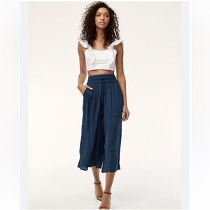 ARITZIA Wilfred Nanterre Pant High Waist Wide Leg
Cropped Blue Size Medium